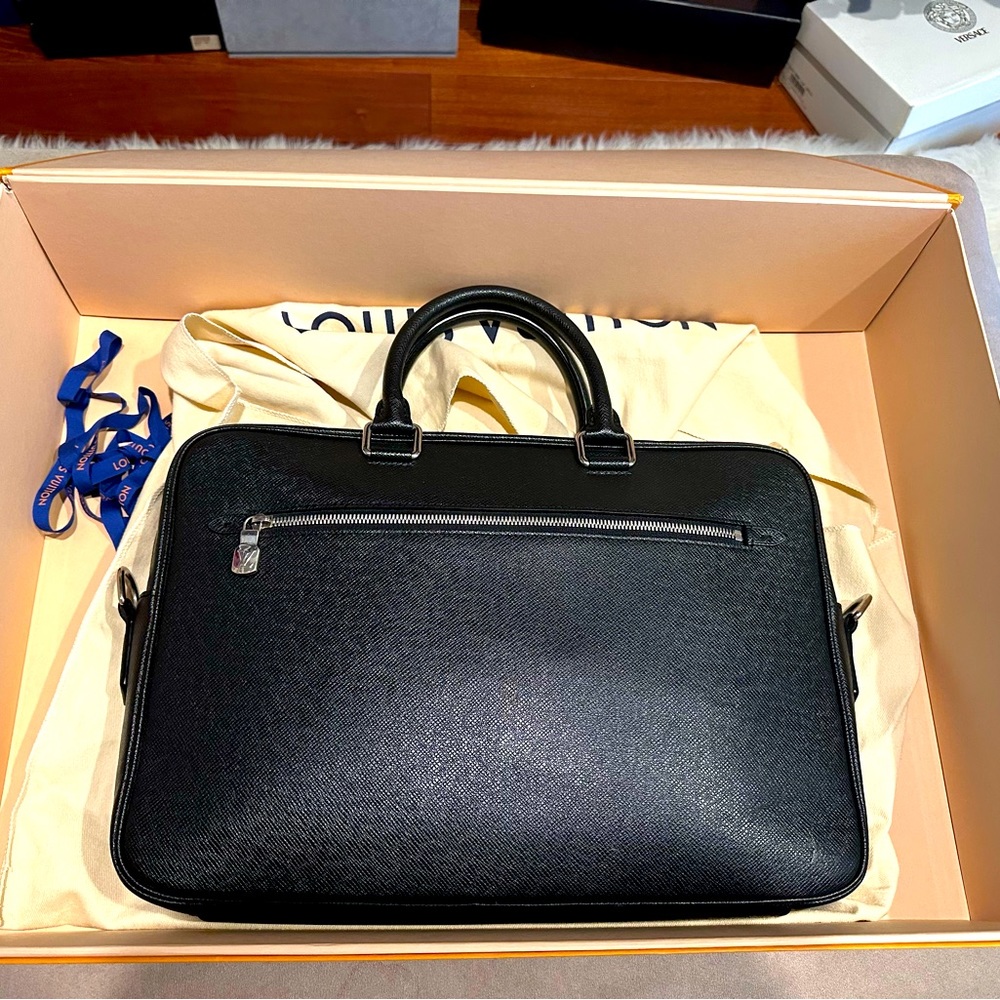 Authentic Louis Vuitton Taiga Briefcase